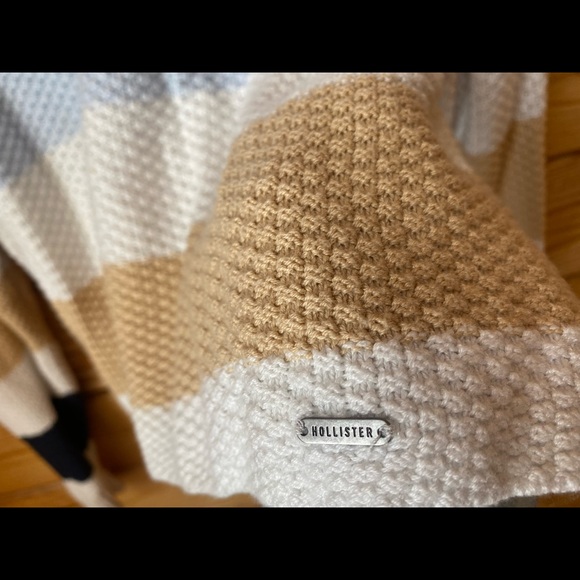 HOLLISTER SWEATER - Picture 2 of 3